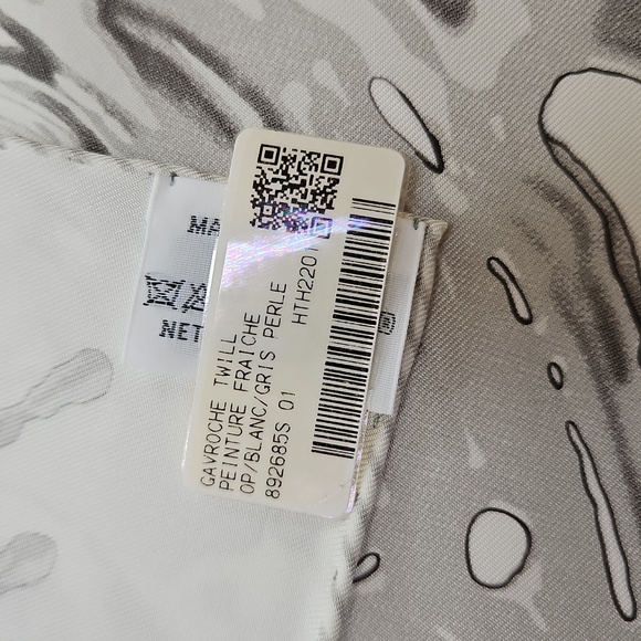 NIB Hermes Peinture Fraiche 45 Scarf Silk Blanc Gris Perle - Picture 7 of 7
